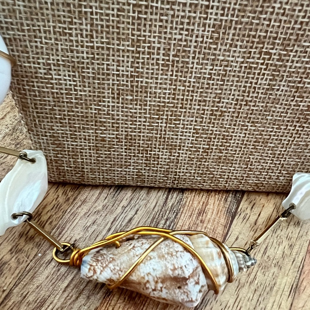Handmade Shell Necklace - Picture 5 of 5